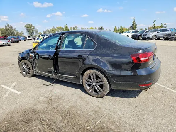 3VWL17AJ1JM226067 2018 VOLKSWAGEN JETTA - Image 2