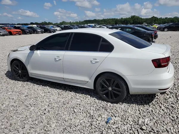 3VWL17AJ1JM252233 2018 VOLKSWAGEN JETTA - Image 2