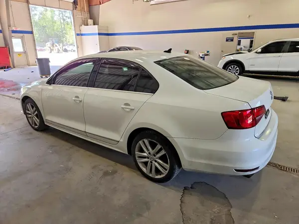 3VWL17AJ2HM303362 2017 VOLKSWAGEN JETTA - Image 2
