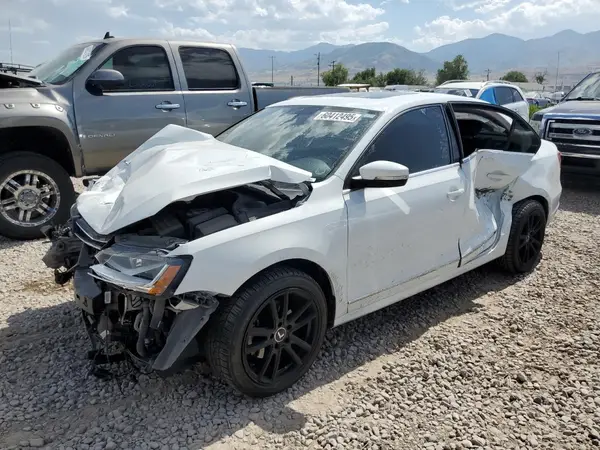 3VWL17AJ2HM374836 2017 VOLKSWAGEN JETTA - Image 1
