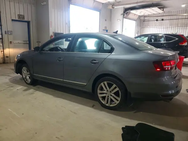 3VWL17AJ2HM392642 2017 VOLKSWAGEN JETTA - Image 2
