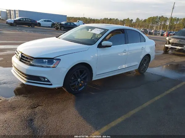 3VWL17AJ2JM237630 2018 VOLKSWAGEN JETTA - Image 2