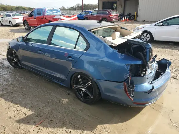 3VWL17AJ3GM259886 2016 VOLKSWAGEN JETTA - Image 2