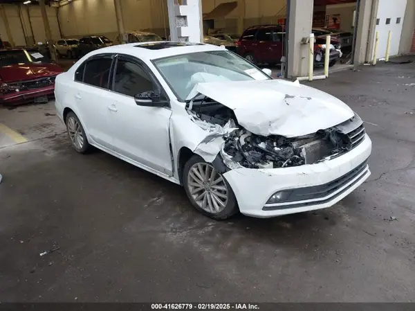 3VWL17AJ3GM326289 2016 VOLKSWAGEN JETTA - Image 1