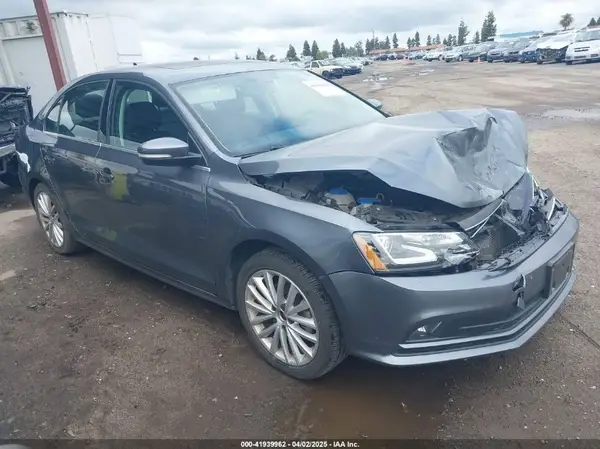 3VWL17AJ4GM331002 2016 VOLKSWAGEN JETTA - Image 1