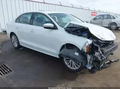 3VWL17AJ4GM393967 2016 VOLKSWAGEN JETTA