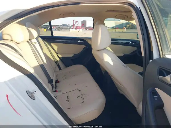 3VWL17AJ4HM213744 2017 VOLKSWAGEN JETTA - Image 8
