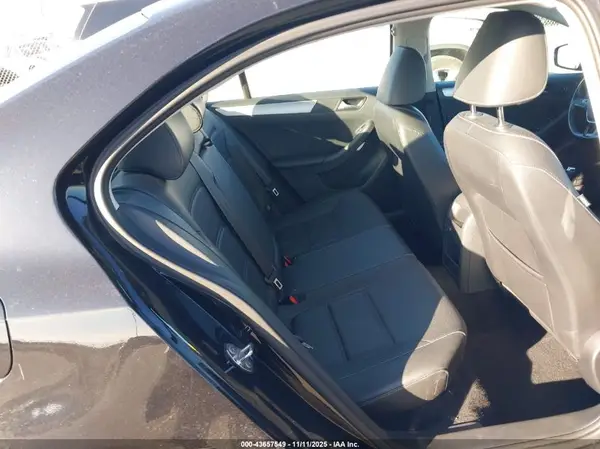 3VWL17AJ4JM211885 2018 VOLKSWAGEN JETTA - Image 8
