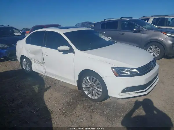 3VWL17AJ5GM225593 2016 VOLKSWAGEN JETTA - Image 1