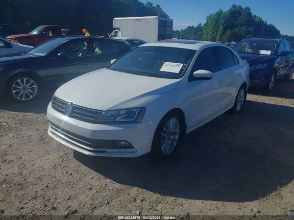 3VWL17AJ5GM225593 2016 VOLKSWAGEN JETTA - Image 2