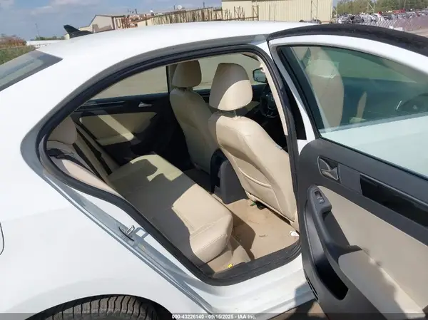 3VWL17AJ5GM360976 2016 VOLKSWAGEN JETTA - Image 8