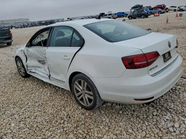 3VWL17AJ5HM290977 2017 VOLKSWAGEN JETTA - Image 2