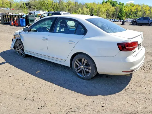 3VWL17AJ5JM255197 2018 VOLKSWAGEN JETTA - Image 2