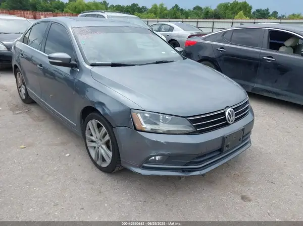 3VWL17AJ6HM232828 2017 VOLKSWAGEN JETTA - Image 1