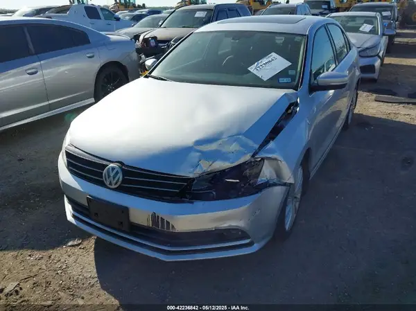 3VWL17AJ7GM205362 2016 VOLKSWAGEN JETTA - Image 2