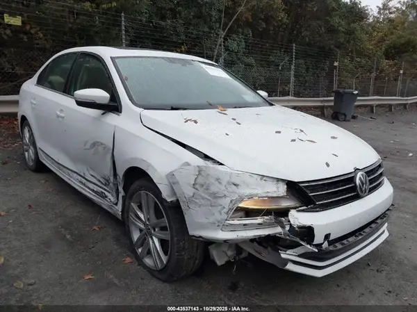 3VWL17AJ7HM354064 2017 VOLKSWAGEN JETTA - Image 1
