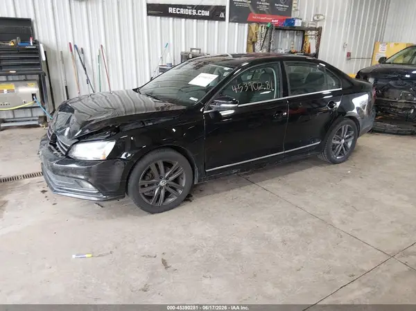 3VWL17AJ7JM231127 2018 VOLKSWAGEN JETTA - Image 2