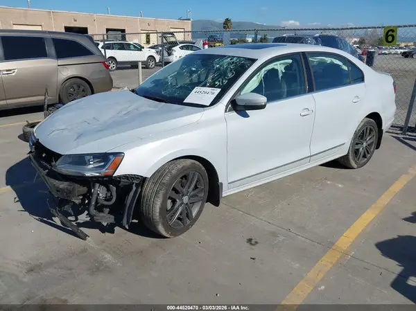 3VWL17AJ7JM241446 2018 VOLKSWAGEN JETTA - Image 2