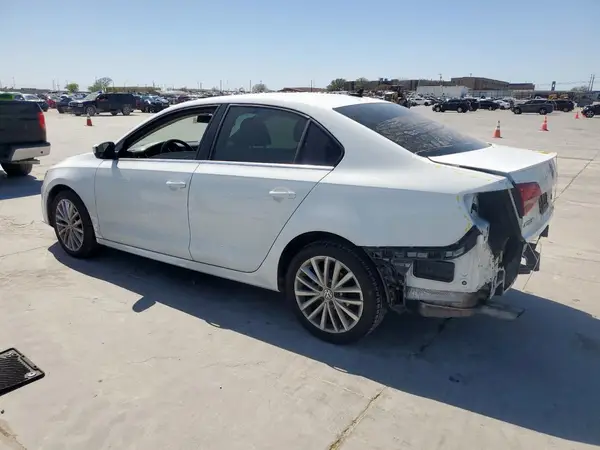 3VWL17AJ8GM299588 2016 VOLKSWAGEN JETTA - Image 2