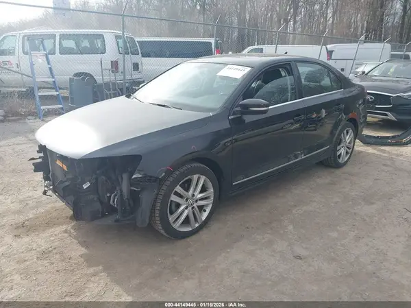 3VWL17AJ8HM218817 2017 VOLKSWAGEN JETTA - Image 2
