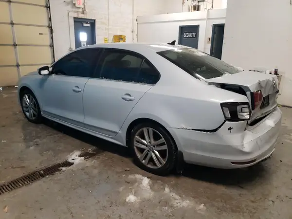 3VWL17AJ8HM269444 2017 VOLKSWAGEN JETTA - Image 2