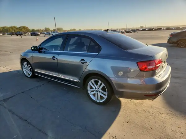 3VWL17AJ8HM338178 2017 VOLKSWAGEN JETTA - Image 2