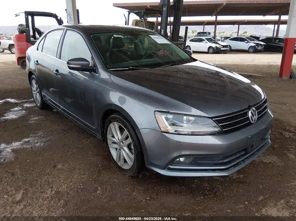 3VWL17AJ8HM406916 2017 VOLKSWAGEN JETTA - Image 1