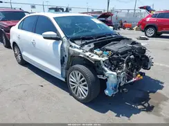 3VWL17AJ9GM224740 2016 VOLKSWAGEN JETTA