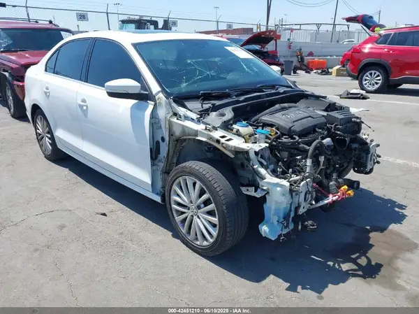 3VWL17AJ9GM224740 2016 VOLKSWAGEN JETTA - Image 1