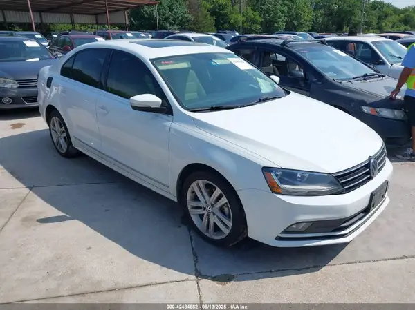 3VWL17AJ9HM390712 2017 VOLKSWAGEN JETTA - Image 1