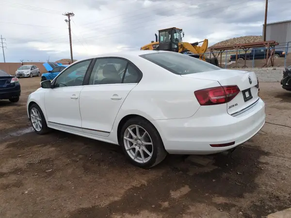 3VWL17AJXHM207303 2017 VOLKSWAGEN JETTA - Image 2