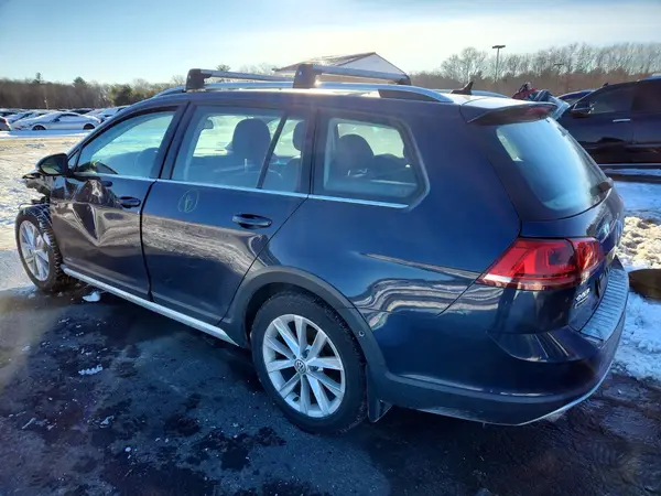 3VWM17AU0HM539796 2017 VOLKSWAGEN GOLF - Image 2