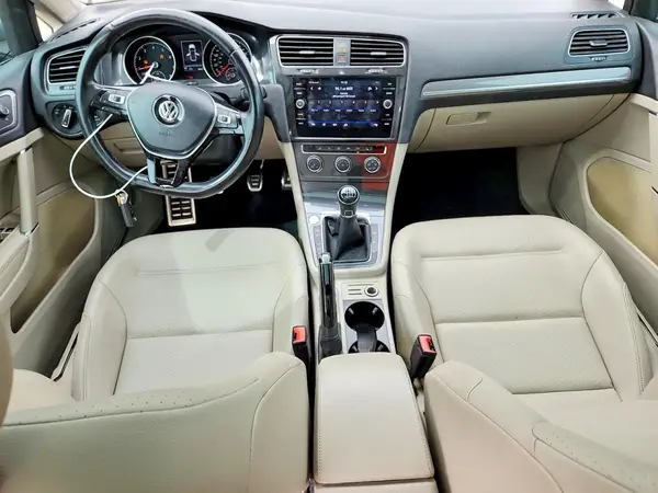 3VWM17AU0JM757789 2018 VOLKSWAGEN GOLF - Image 8