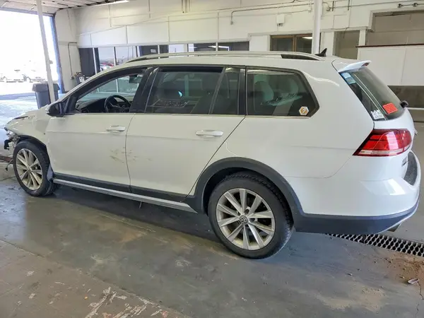 3VWM17AU1JM759437 2018 VOLKSWAGEN GOLF - Image 2