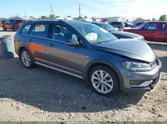 3VWM17AU1JM768493 2018 VOLKSWAGEN GOLF