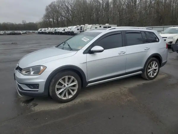 3VWM17AU2HM521476 2017 VOLKSWAGEN GOLF - Image 1