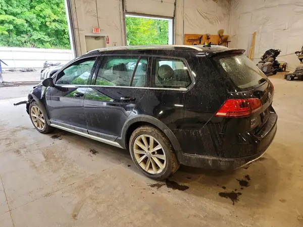 3VWM17AU3HM534530 2017 VOLKSWAGEN GOLF - Image 2