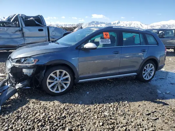 3VWM17AU3JM768642 2018 VOLKSWAGEN GOLF - Image 1