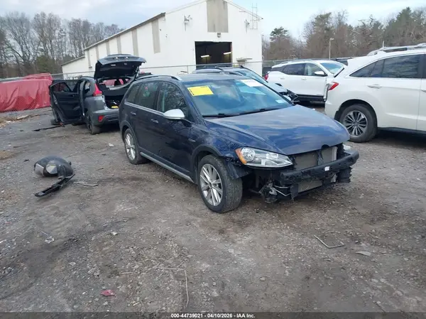 3VWM17AU4HM538781 2017 VOLKSWAGEN GOLF - Image 1