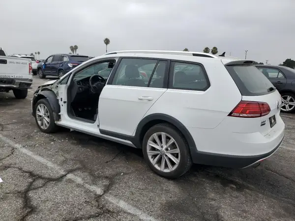 3VWM17AU5KM517459 2019 VOLKSWAGEN GOLF - Image 2