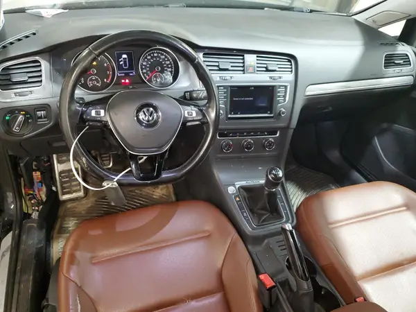 3VWM17AU6HM533081 2017 VOLKSWAGEN GOLF - Image 8