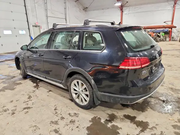 3VWM17AU6JM756226 2018 VOLKSWAGEN GOLF - Image 2