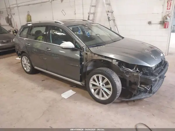 3VWM17AU6JM758347 2018 VOLKSWAGEN GOLF - Image 1