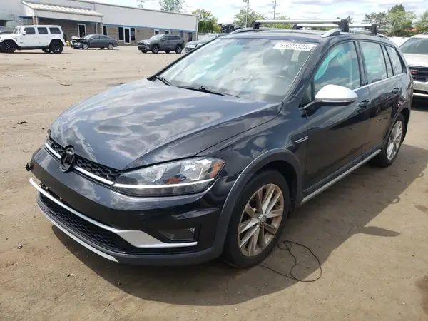 3VWM17AU6JM768019 2018 VOLKSWAGEN GOLF - Image 1