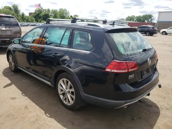 3VWM17AU6JM768019 2018 VOLKSWAGEN GOLF - Image 2