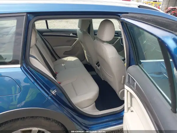 3VWM17AU7HM531663 2017 VOLKSWAGEN GOLF - Image 8