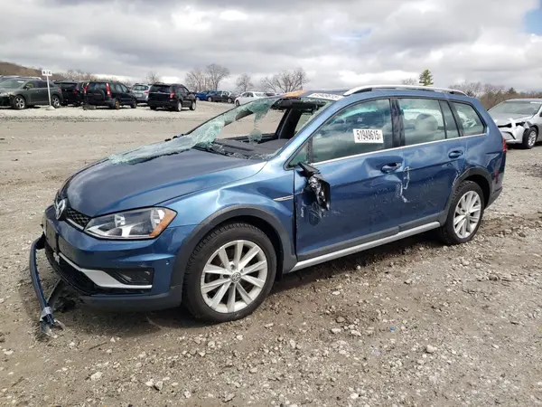 3VWM17AU8HM528769 2017 VOLKSWAGEN GOLF - Image 1