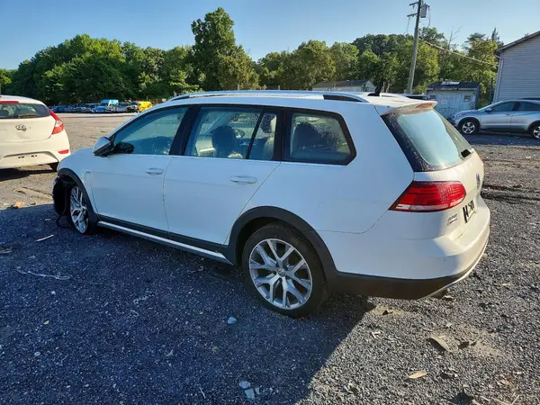 3VWM17AU8KM505323 2019 VOLKSWAGEN GOLF - Image 2