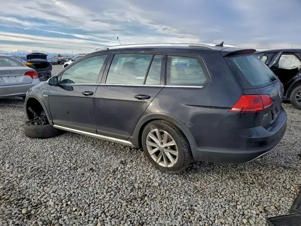 3VWM17AU9HM536167 2017 VOLKSWAGEN GOLF - Image 2