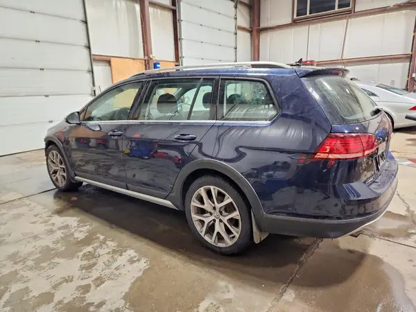 3VWM17AU9JM767947 2018 VOLKSWAGEN GOLF - Image 2